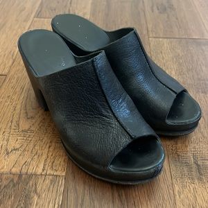 Kirk Ease KORKS Black Leather Santa Ana platform peep toe, slip on. Size 8.5